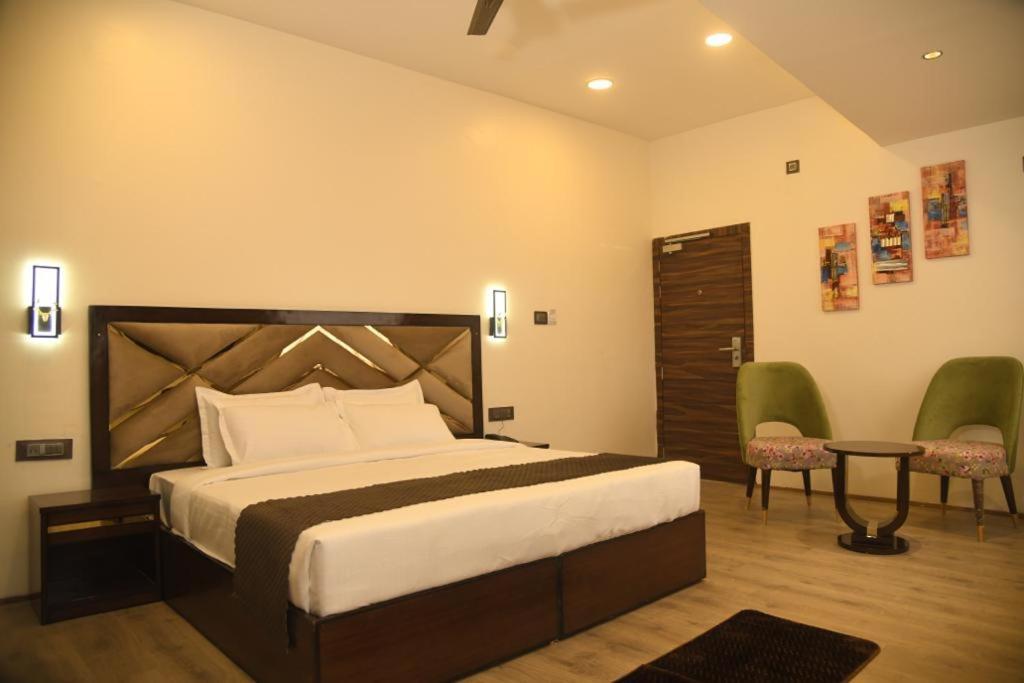 Cloud Social Hotel Shillong Bagian luar foto