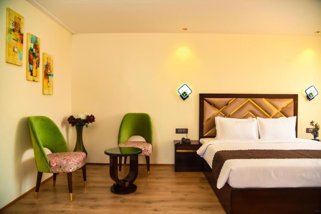 Cloud Social Hotel Shillong Bagian luar foto